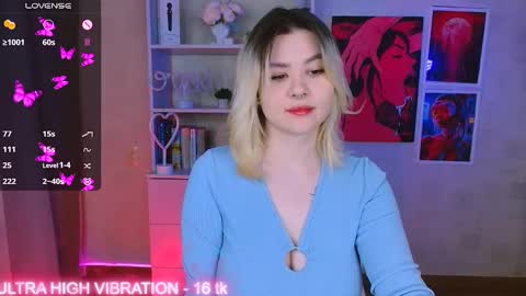 Snapshot of cutie_mili chatting on 02-19-25, 03:28 mili online show from 02-19-25, 03:28