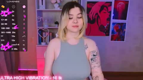 Snapshot of cutie_mili chatting on 02-23-25, 03:35 mili online show from 02-23-25, 03:35