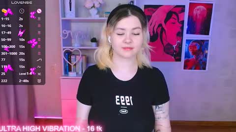 Snapshot of cutie_mili chatting on 02-24-25, 03:23 mili online show from 02-24-25, 03:23