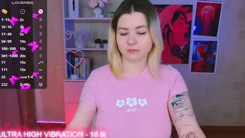 Snapshot of cutie_mili chatting on 02-26-25, 07:31 mili online show from 02-26-25, 07:31