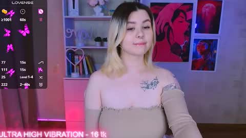 Snapshot of cutie_mili chatting on 02-27-25, 08:06 mili online show from 02-27-25, 08:06