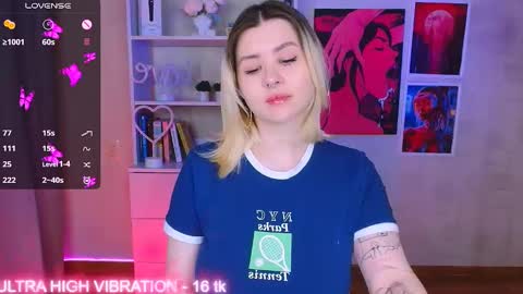 Snapshot of cutie_mili chatting on 02-28-25, 03:15 mili online show from 02-28-25, 03:15