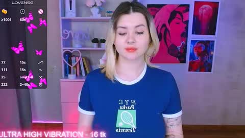 Snapshot of cutie_mili chatting on 02-28-25, 08:09 mili online show from 02-28-25, 08:09