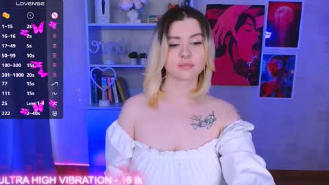 Snapshot of cutie_mili chatting on 03-09-25, 12:31 mili online show from 03-09-25, 12:31