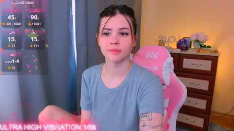 Snapshot of cutie_mili chatting on 09-16-25, 07:31 mili online show from 09-16-25, 07:31