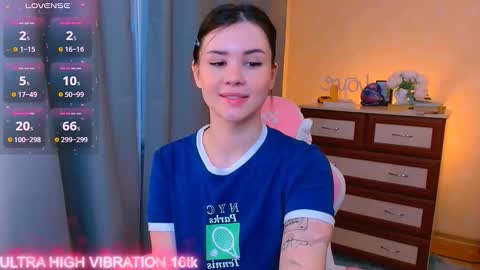 Snapshot of cutie_mili chatting on 10-08-25, 07:28 mili online show from 10-08-25, 07:28