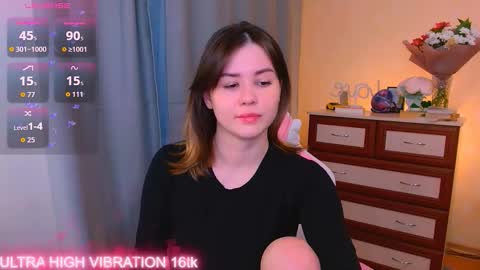 Snapshot of cutie_mili chatting on 10-13-25, 08:25 mili online show from 10-13-25, 08:25