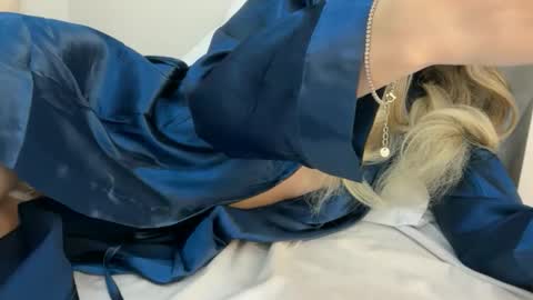 Snapshot of cutie_n111 chatting on 03-29-26, 03:45 Call me cutie online show from 03-29-26, 03:45