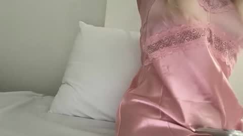 Snapshot of cutie_n111 chatting on 04-09-26, 02:11 Call me cutie online show from 04-09-26, 02:11