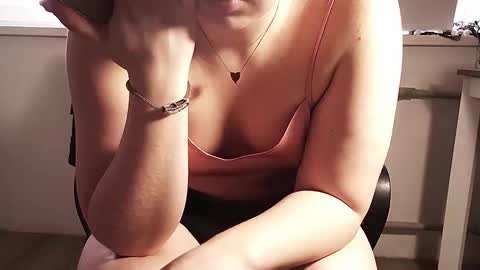 cutie_peach online show from 04-05-26, 01:41