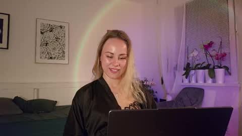 Snapshot of cutie_xoxo_ chatting on 04-28-26, 09:09 cutie_xoxo_ online show from 04-28-26, 09:09