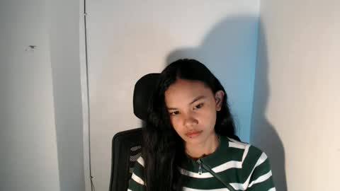 cutiee_lily2 online show from 06-05-26, 01:45
