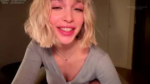 Snapshot of cutieeeeva chatting on 11-29-25, 05:27 E online show from 11-29-25, 05:27