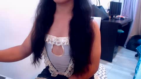 Snapshot of cutiefox18 chatting on 08-09-26, 01:49 cutie jaira online show from 08-09-26, 01:49