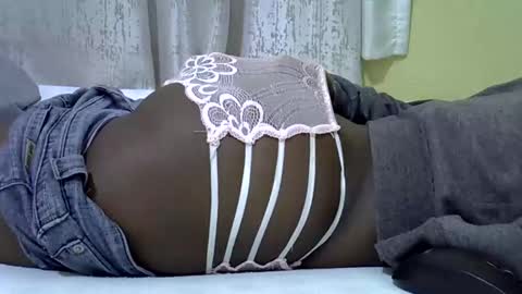 cutiehanish4 online show from 12-18-25, 10:43