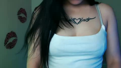 Snapshot of cutielady_ chatting on 07-01-26, 06:15 Emma online show from 07-01-26, 06:15