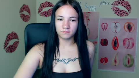 Snapshot of cutielady_ chatting on 07-18-26, 06:17 Emma online show from 07-18-26, 06:17