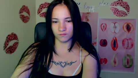 Snapshot of cutielady_ chatting on 07-29-26, 06:11 Emma online show from 07-29-26, 06:11
