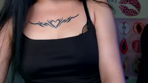 Snapshot of cutielady_ chatting on 08-01-26, 06:12 Emma online show from 08-01-26, 06:12