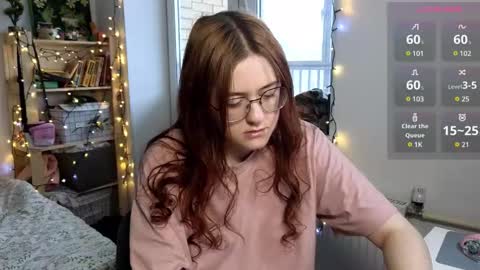Snapshot of cutiepiealice chatting on 02-11-25, 12:27 Alice online show from 02-11-25, 12:27