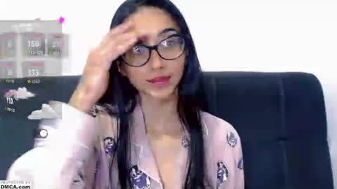 Snapshot of cutte_kitty_ chatting on 06-28-26, 11:22 miss ari online show from 06-28-26, 11:22