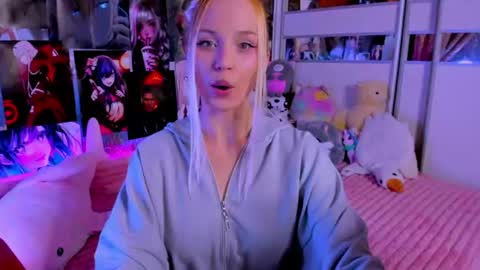 Nora online show from 06-10-26, 08:19