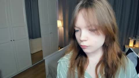 Snapshot of cuty_petite chatting on 03-01-26, 05:09 Anne online show from 03-01-26, 05:09