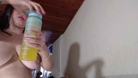 LIZETH online show from 10-21-25, 11:22