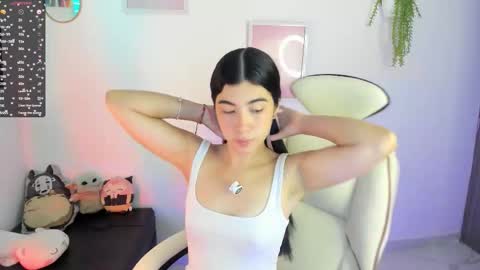 Snapshot of cyber_lizz chatting on 01-11-26, 04:01 Liz online show from 01-11-26, 04:01