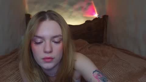 Im Emi streaming with my friend Reyna today online show from 03-25-26, 04:35