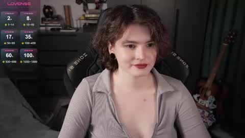 Snapshot of cybersamuraii chatting on 06-18-26, 01:48 Helen Blossom online show from 06-18-26, 01:48