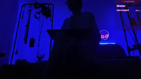 Snapshot of cyberxgoddess_ chatting on 05-15-26, 09:11 Lily Goddess online show from 05-15-26, 09:11
