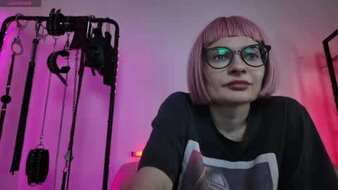 Snapshot of cyberxgoddess_ chatting on 06-01-26, 06:48 Lily Goddess online show from 06-01-26, 06:48