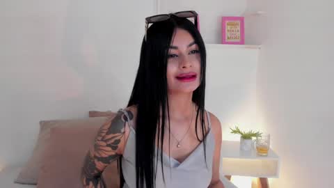 Snapshot of cylie_lee chatting on 01-04-25, 08:16 Cylie online show from 01-04-25, 08:16