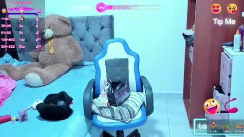 Snapshot of cynthiawatson_ chatting on 06-27-26, 01:39 Cynthia online show from 06-27-26, 01:39