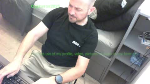 Chris online show from 04-12-26, 06:24