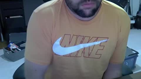 Snapshot of cyrsug chatting on 10-15-25, 05:40 cyrsug online show from 10-15-25, 05:40