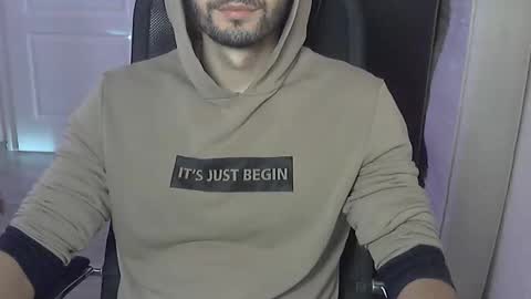 Snapshot of d_____________k chatting on 09-22-25, 01:35 Dolce online show from 09-22-25, 01:35