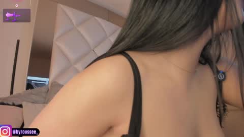 Snapshot of d_kimrouse_h chatting on 05-13-26, 04:21 Kim online show from 05-13-26, 04:21