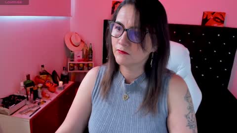 Mia  online show from 01-28-25, 12:00