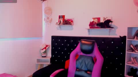 Mia  online show from 09-27-25, 11:37