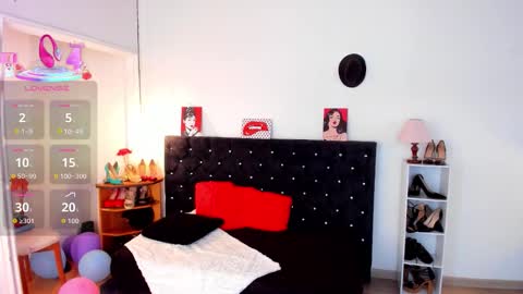 Mia  online show from 11-11-25, 01:00