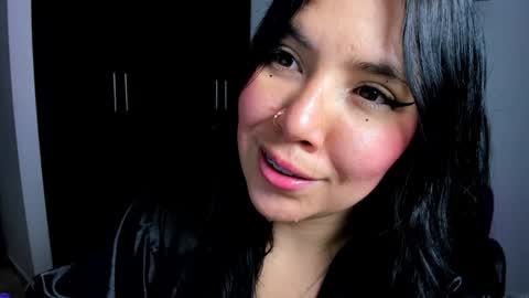 Snapshot of daahanna_ chatting on 01-21-25, 04:10 Ailyn online show from 01-21-25, 04:10