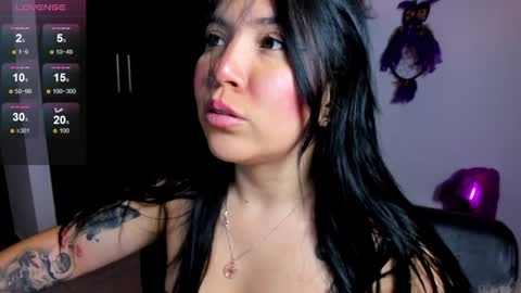 Snapshot of daahanna_ chatting on 01-25-25, 11:32 Ailyn online show from 01-25-25, 11:32