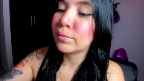 Snapshot of daahanna_ chatting on 01-29-25, 11:04 Ailyn online show from 01-29-25, 11:04