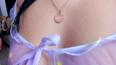 Snapshot of daahanna_ chatting on 02-09-25, 01:44 Ailyn online show from 02-09-25, 01:44