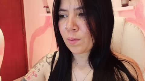 Snapshot of daahanna_ chatting on 02-21-25, 04:51 Ailyn online show from 02-21-25, 04:51