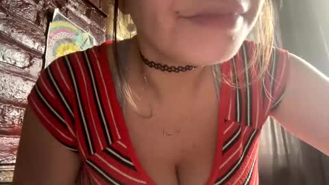 Snapshot of dabqueen_1994 chatting on 03-22-26, 06:11 dabqueen_1994 online show from 03-22-26, 06:11