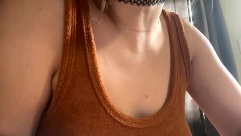Snapshot of dabqueen_1994 chatting on 03-29-26, 05:13 dabqueen_1994 online show from 03-29-26, 05:13