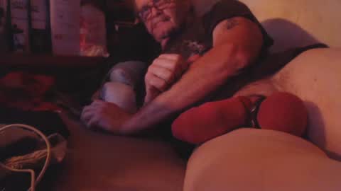 Snapshot of daddiesmonstercock chatting on 12-19-25, 07:43 daddiesmonstercock online show from 12-19-25, 07:43